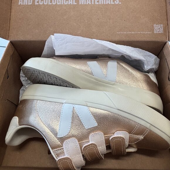 Veja Shoes - Veja ChromeFree Recife Sneakers - GOLD